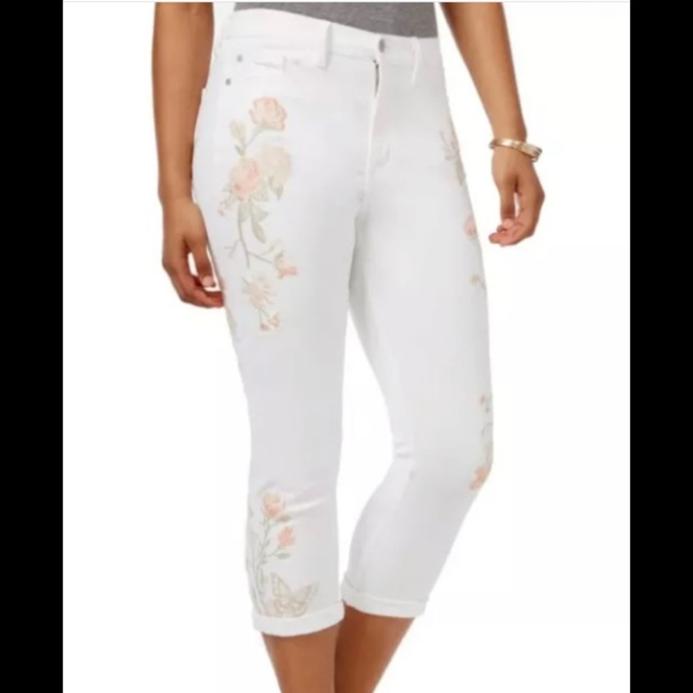 Buffalo David Bitton White Floral Cropped Jeans